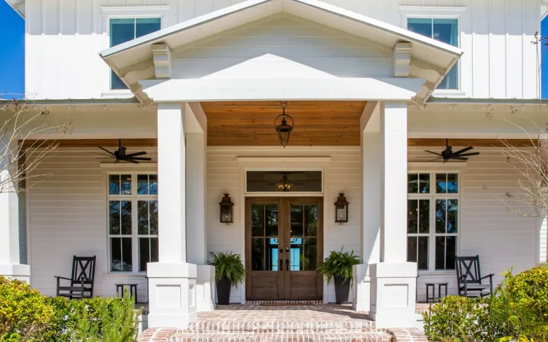 Transforming Your Outdoor Space with Expert Deck and Porch Construction